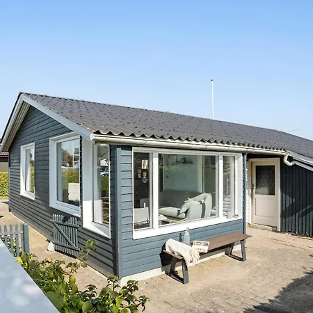 Cozy In Juelsminde With Wifi